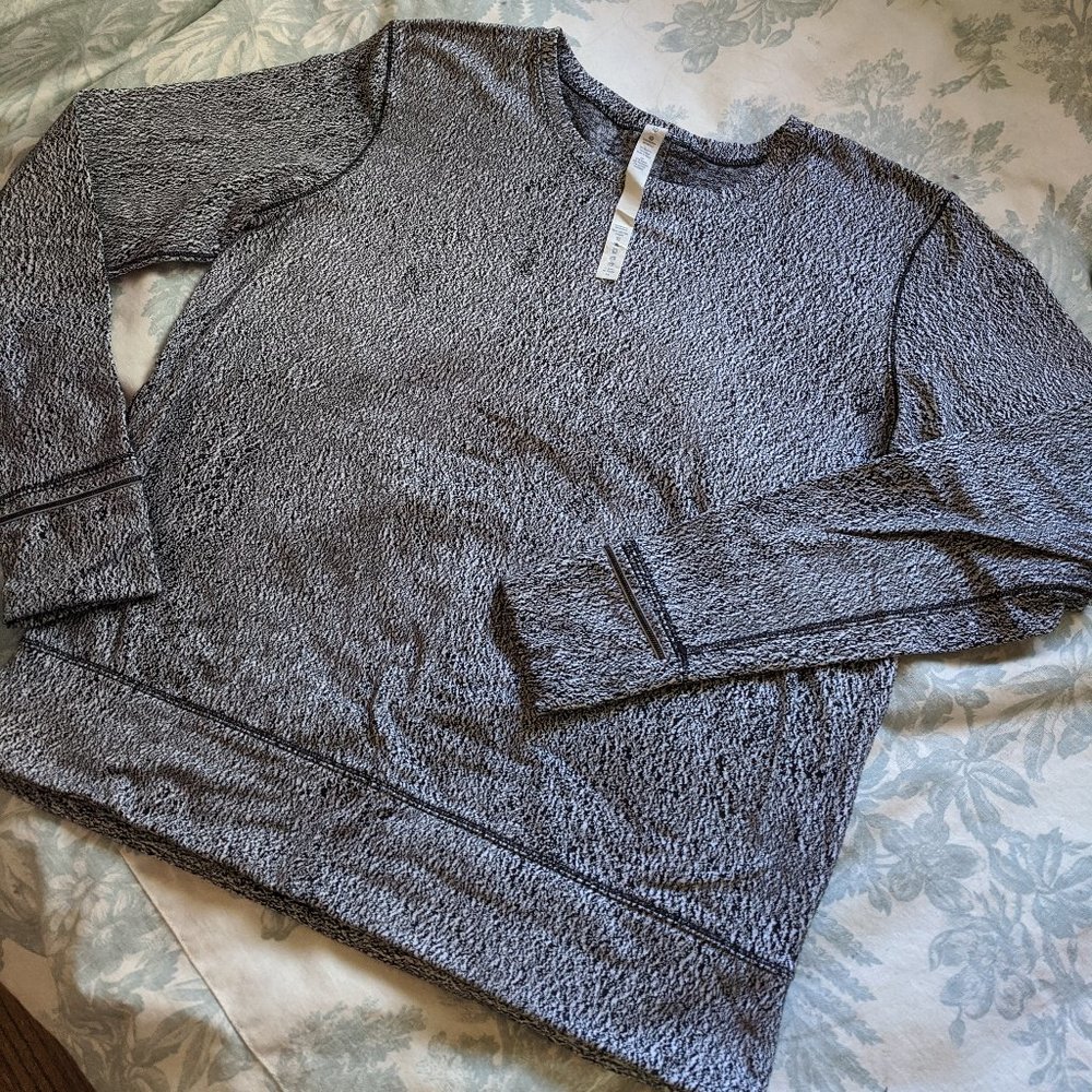 COPY - Lululemon Athletica Heathered Gray long sleeve